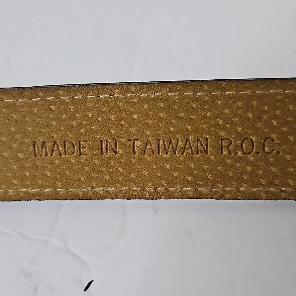 Italian Embossed Leather Belt size M Brown Brass accent hardware   Pre-owned - Picture 8 of 10